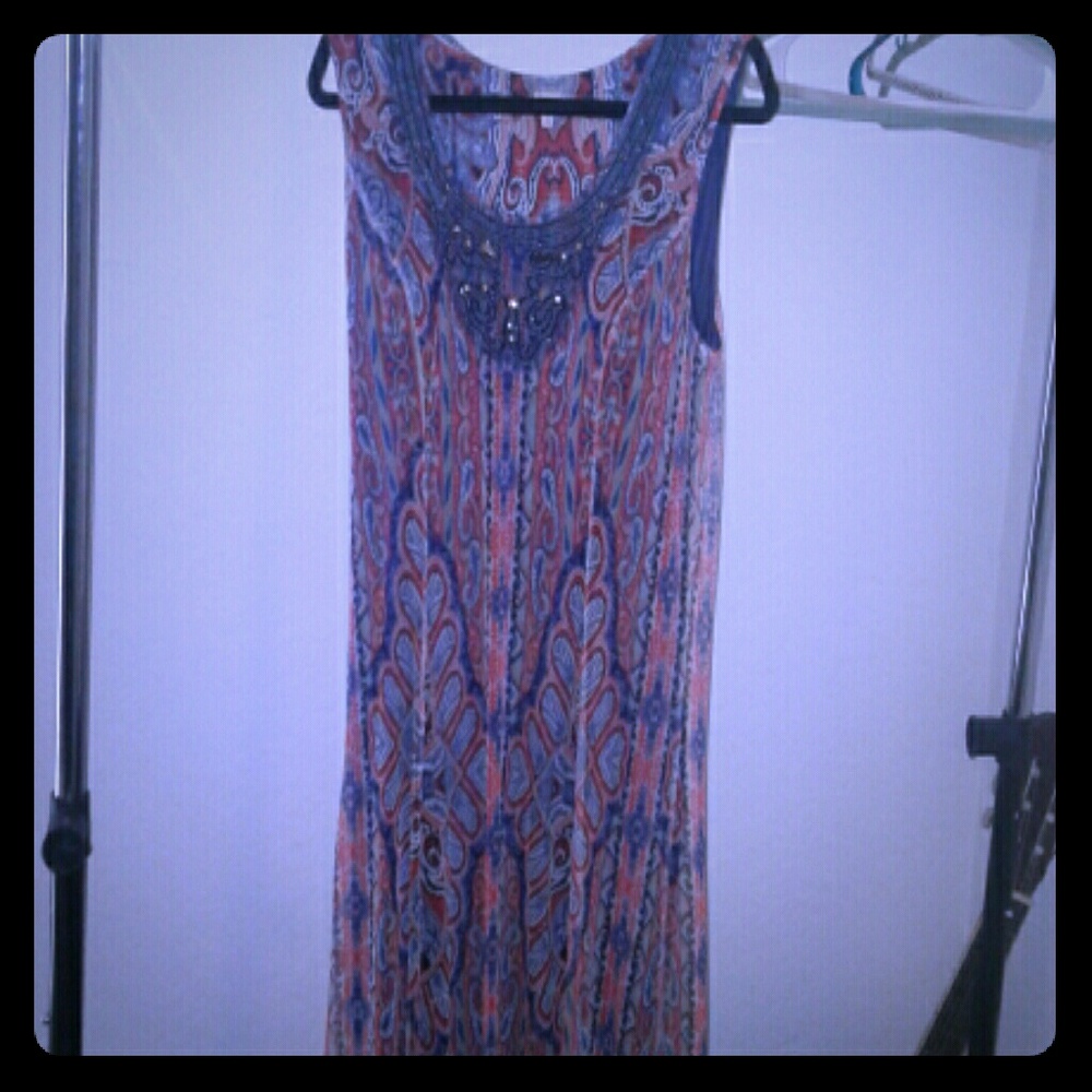 sleeveless dress